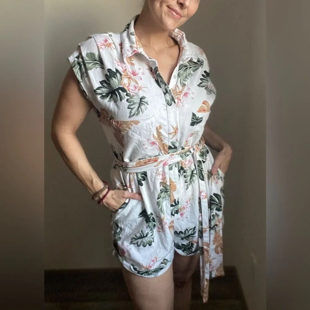 Blank NYC Garden Party Romper Floral Button Front Medium Linen Viscose - Picture 2 of 12